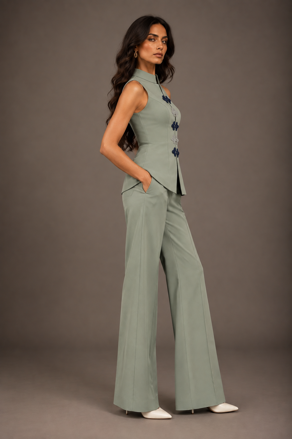 Sage Embroidered Closure Bandi